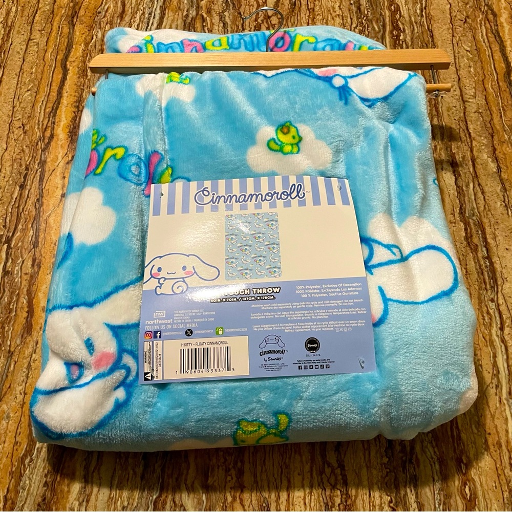 Cinnamoroll Blue and White Throw Blanket
